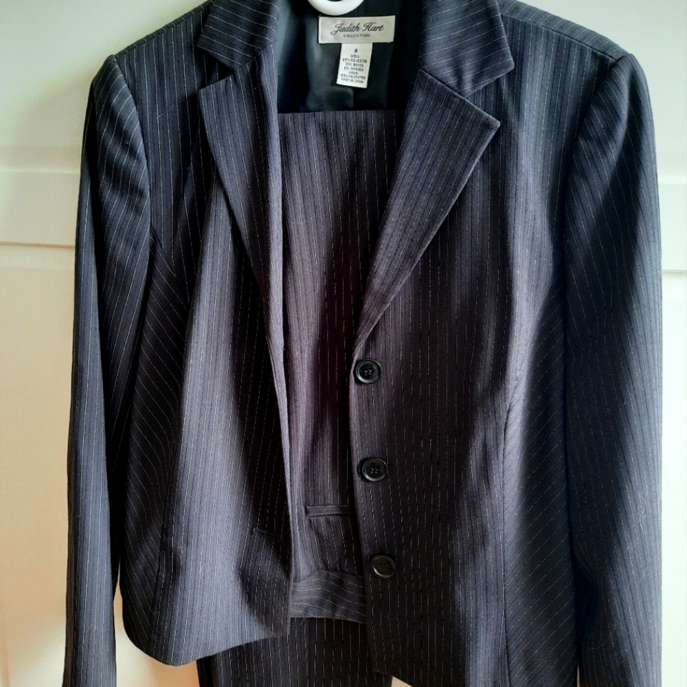 Pin stripped suit, 2piece, Judith Hart collection.  Size 8. Polyester, rayon